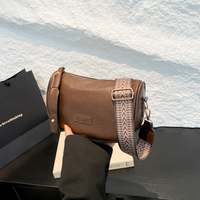 Free Delivery Designer Bag Solid Color Texture Light Large Capacity French Style Simple And Casual Broadband Crossbody Single Shoulder Pillow Luxury B