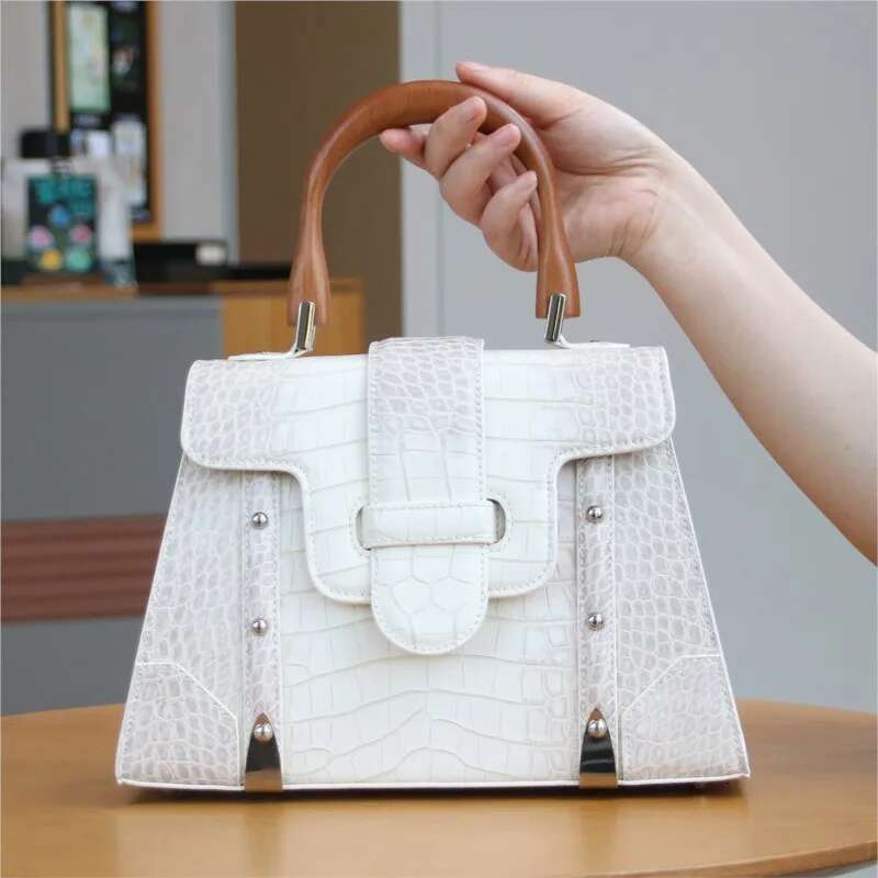 Brand Women's Handbag 2025 Fashionable Light New Designer High-End Temperament Wooden Handle Crossbody Shoulder Bag