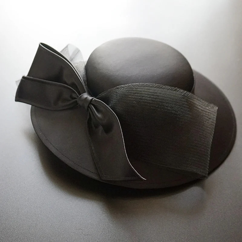 French White Bownot Satin Top Hat Women Banquet Elegant British Celebrity Dress Fascinator Bride Wedding Black Fedora Hat 250514