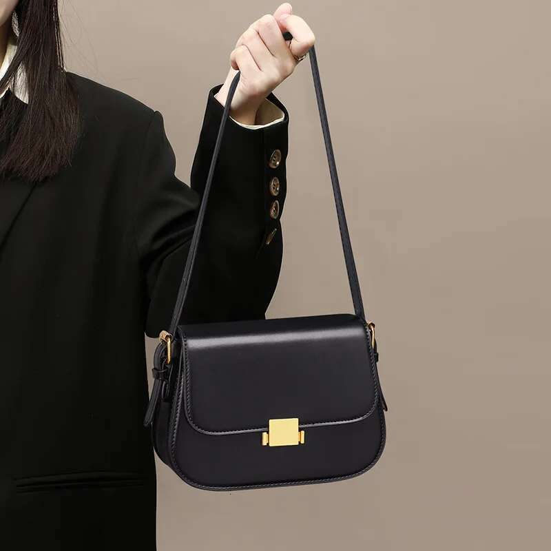 New Genuine Leather Women's Crossbody 2025 Fashion Shoulder Korean Style Ladies Underarm Commuter Shopping Bag
