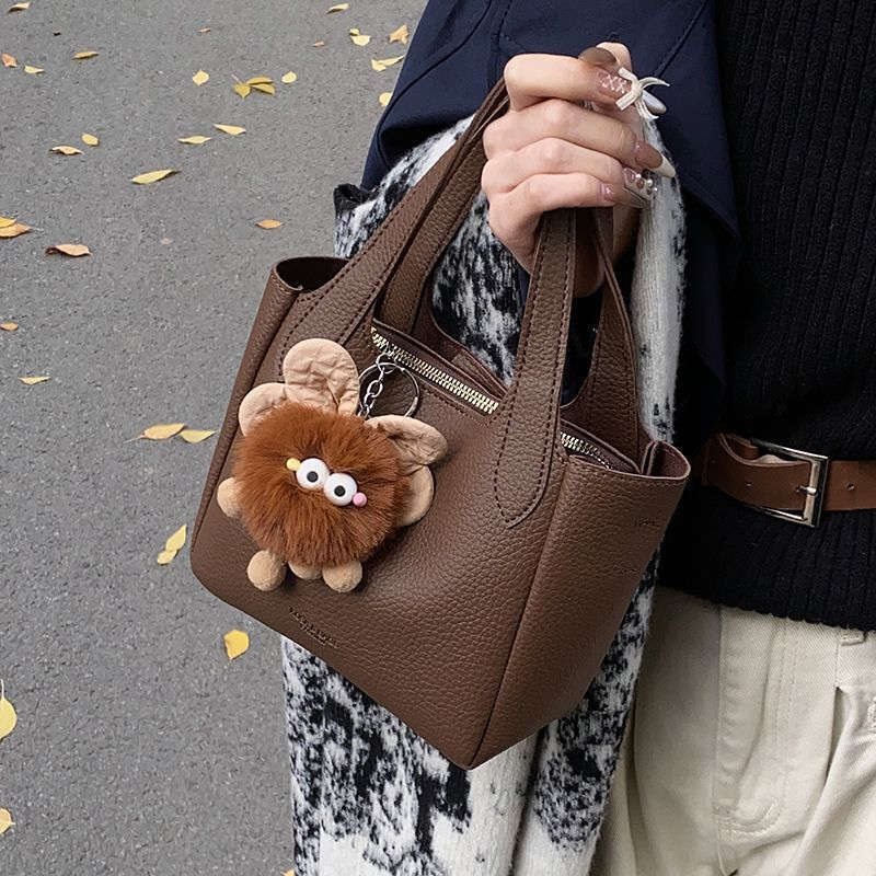 New popular bags, new women's small tote bucket bags, high-end texture designer commuter crossbody bags, versatile fashion casual women's ha