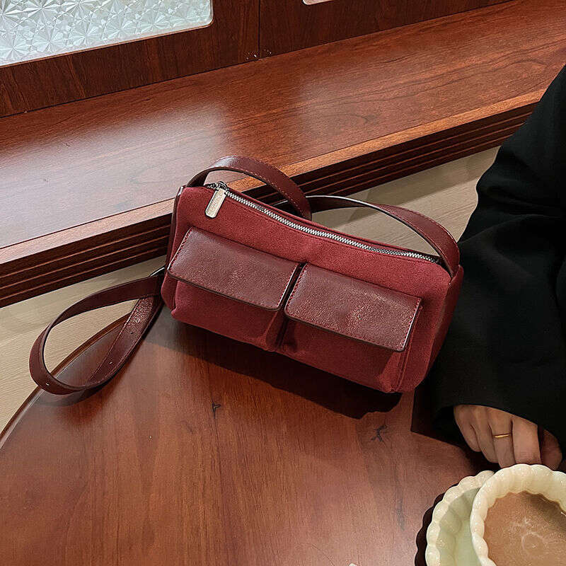 small crowd foreign style armpit French stick color contrast facial mask what suede shoulder messenger motorcycle bag