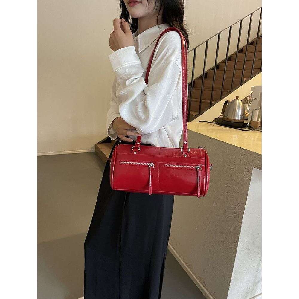 Niche French style underarm 2025 high-end fashion single shoulder trendy versatile large capacity simple outdoor bag