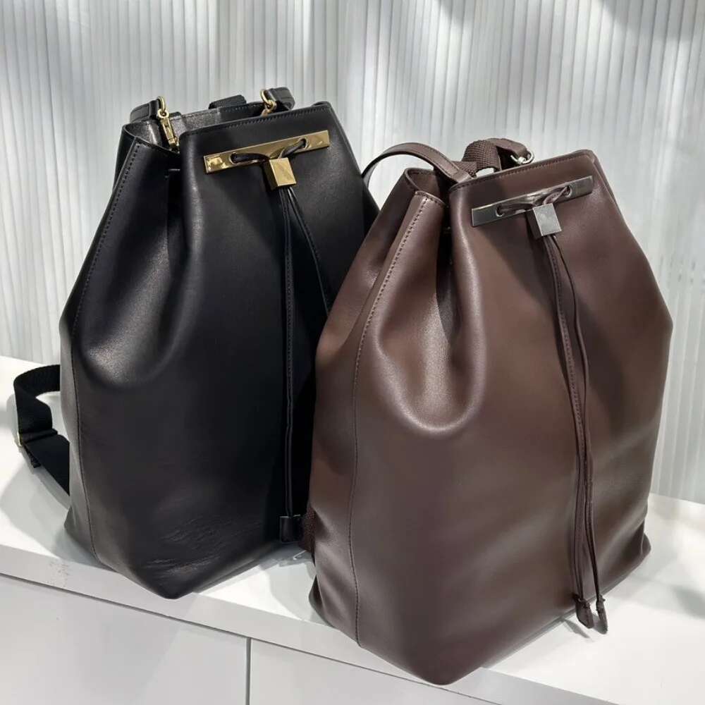 High Quality Designer Bags Leather Casual Backpack Commuter Versatile Portable Large Capacity Bucket Travel Bag Womens Luxury Bag