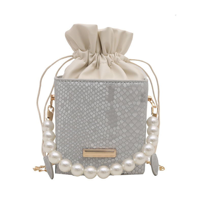 Trendy And Fashionable Shoulder New Free Delivery Designer Luxury Bag Bag Crossbody Bucket Women's Simple Chain Fashion Bag Spring New Style