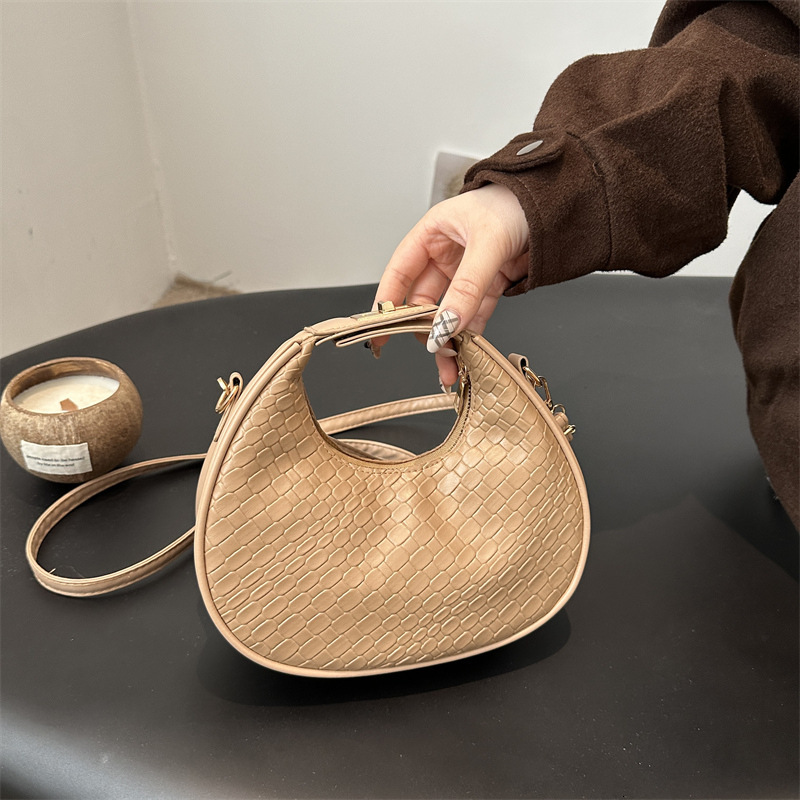Free Delivery Designer Bag 2025 Winter Fashionable Handheld Single Shoulder Crossbody For Women Simple And Casual Trendy Western Moon Bag Luxury Bag