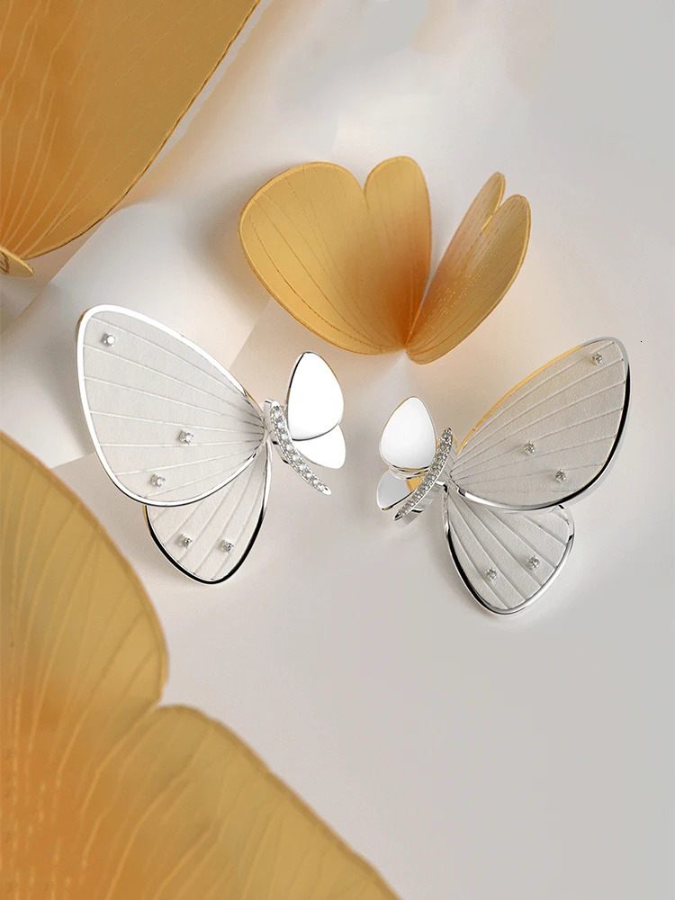 Butterfly Earrings Alloy Material Sweet Romantic Style Men And Women Jewelry Party Gift 250515