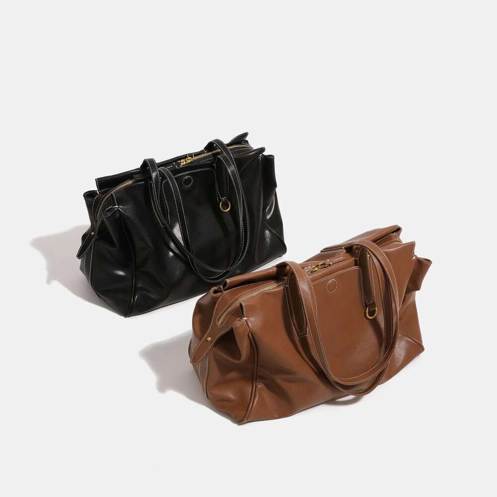 Women's Vintage Large Capacity Leather Travel Commuter Business Single Shoulder Celebrity Style Hand Feel Bag