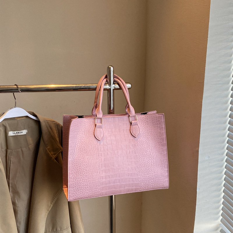 New Free Delivery Designer Bag 2025 Spring/summer New Large Capacity Tote Simple Style Handheld Shoulder Casual Crossbody Bag High Luxury Bag End Fema