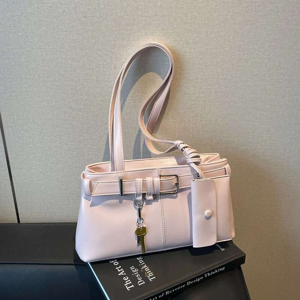 2025 High-End Women's Underarm Bag - Simple Yet Key Elements, Trendy And Unique Niche Design Made Of High-Quality Leather