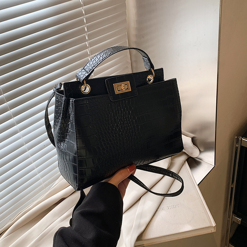 Free Delivery Designer Bag Winter Commuting Niche Design Hand For Women 2025 New Trendy And Fashionable Shoulder Stylish Crossbody Luxury Bag
