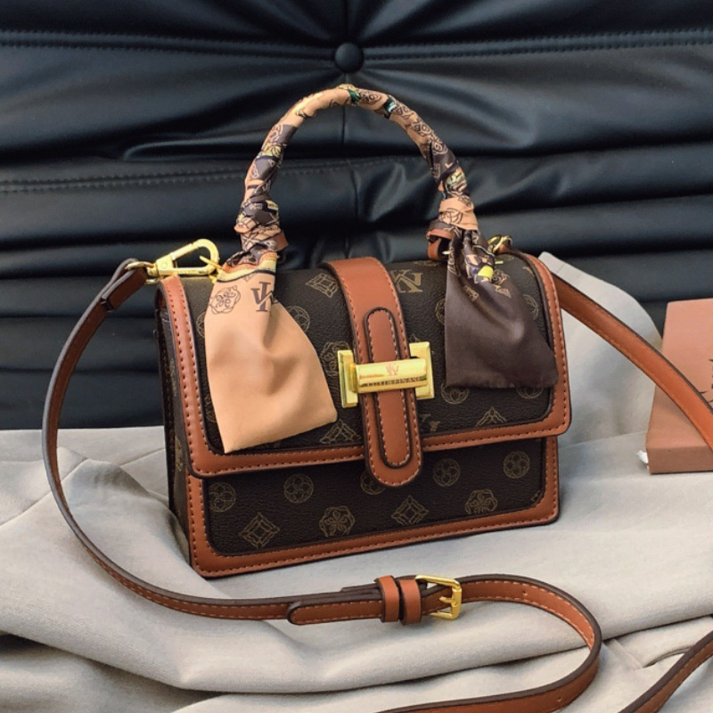 Designer free shipping 2025 new style fashionable temperament high-end texture hand-held single shoulder diagonal cross bag for women