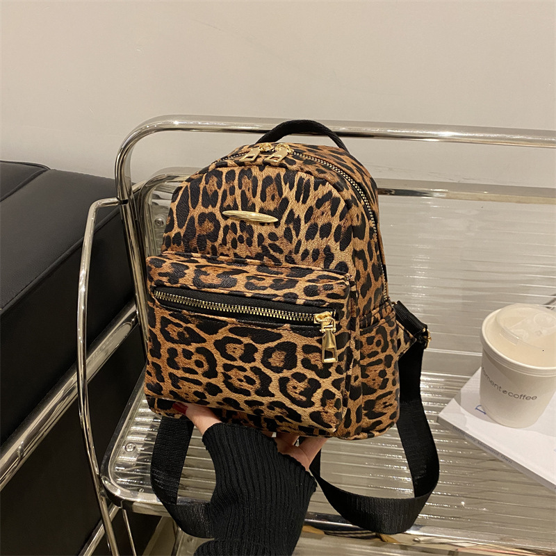 Free Delivery Designer Bag Trendy Leopard Print Backpack Fashionable And Casual Oxford Cloth 2025 Winter New Stylish Outdoor Backpack Luxury Bag