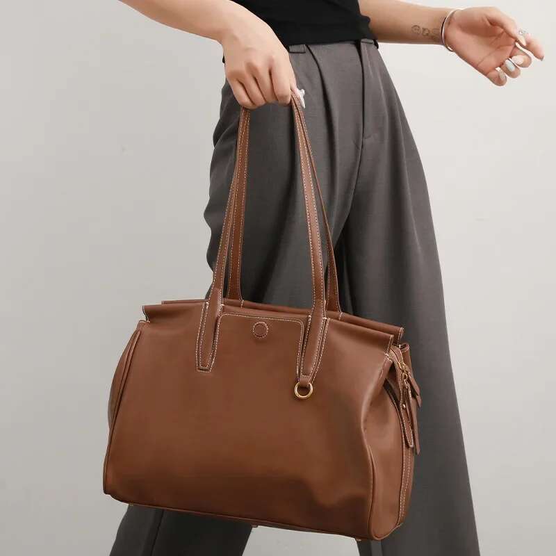 Women's Vintage Large Capacity Leather Travel Commuter Business Single Shoulder Celebrity Style Hand Feel Bag