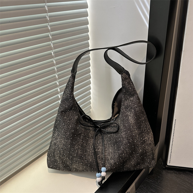 Leisure Commuting Large Capacity Bag For Women 2025 New Stylish Contrasting Color Shoulder Handheld New Free Delivery Designer Bag Luxury Bag Tote Bag