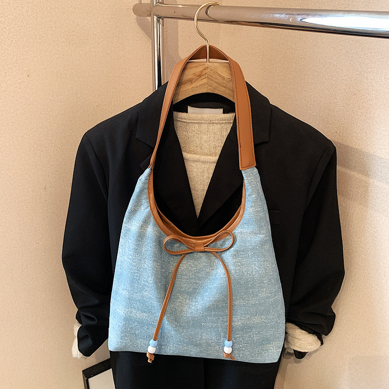 Trendy New Luxury Bag Fashion New Free Delivery Designer Bag Casual Armpit Tote Versatile Commuting Lightweight Shoulder Bag Temperament Highend Blue