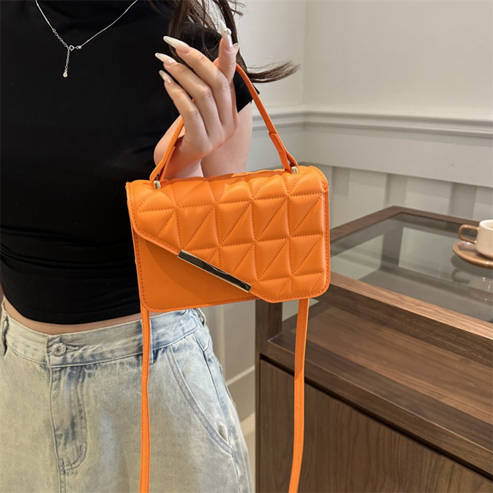 Versatile women's small square bag, 2025 summer popular new item, high-end texture chain crossbody bag