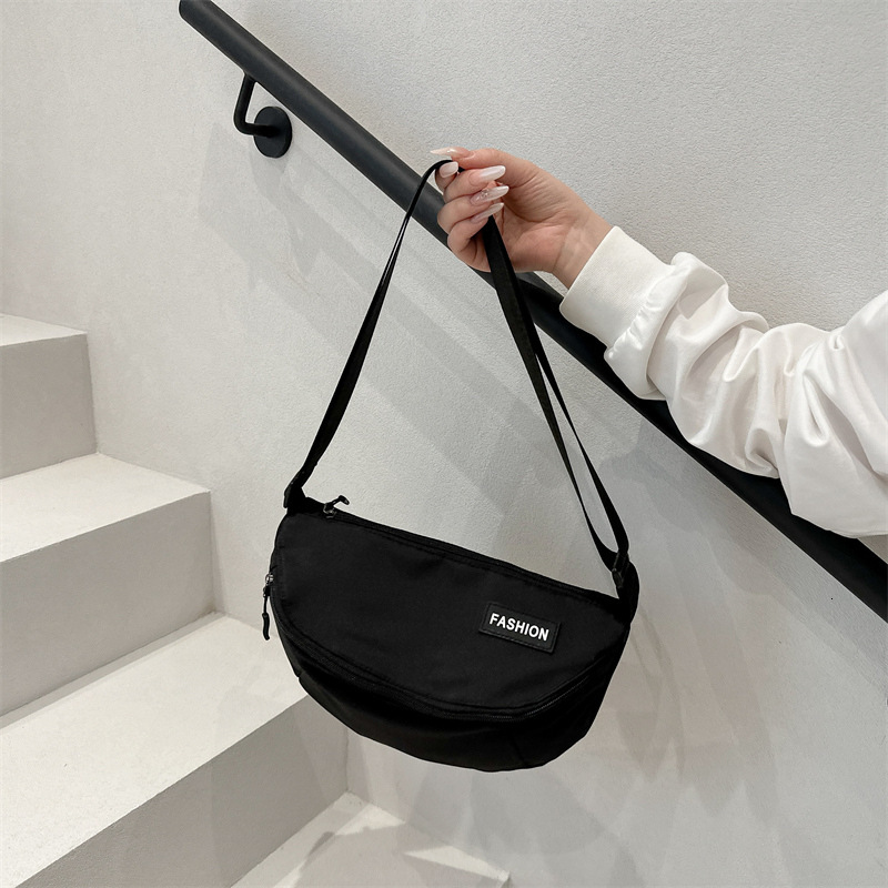 New Casual New Luxury Bag Free Delivery Designer Bag Crossbody Men Women Versatile Commuting And Class Large Capacity For Students Mailman Couple Outd
