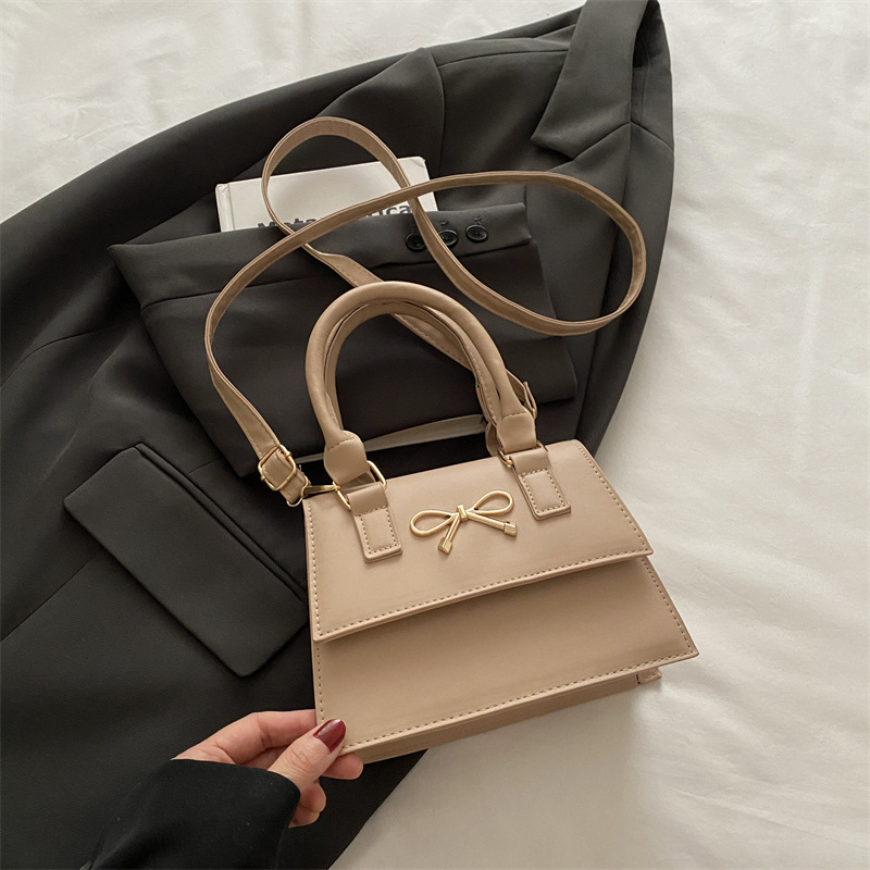 Spring And Luxury Bag Summer New Korean Version Handbag 2025 Ins Large Versatile Chain Shoulder Crossbody New Free Delivery Designer Bag Small Square 
