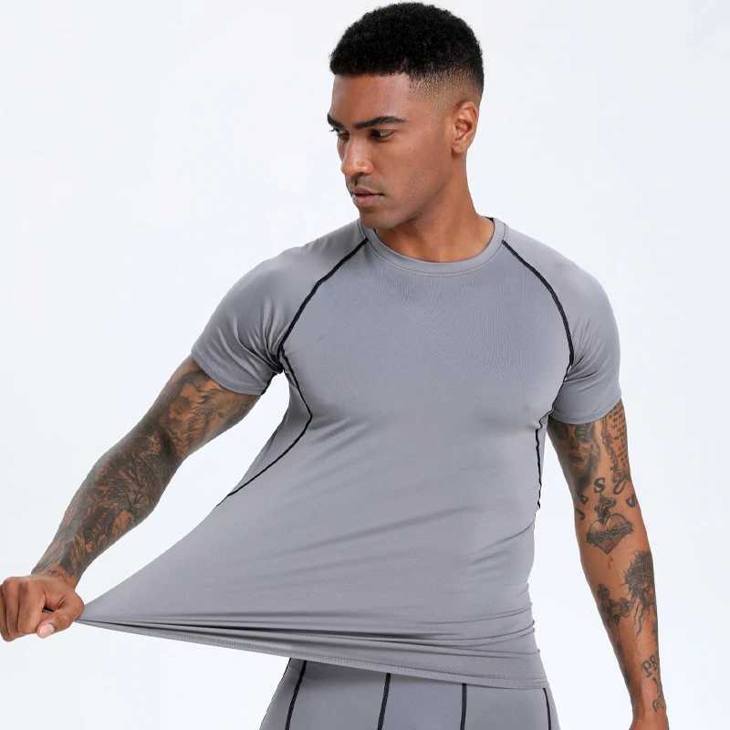 New Arrival Mens Compression Top Active Mid Stretch Breathable Moisture Wicking Workout T-shirt For Outdoor Sports Z250515