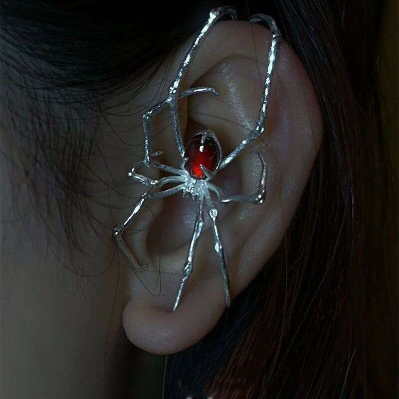 Sweet spider hook piercing ear bone clip, dark niche, high-end, spicy girl, cool and punk style earrings