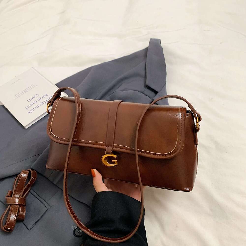 Vintage Handbag French Baguette Oil Wax Leather Single Shoulder Armpit Bag For Commuting