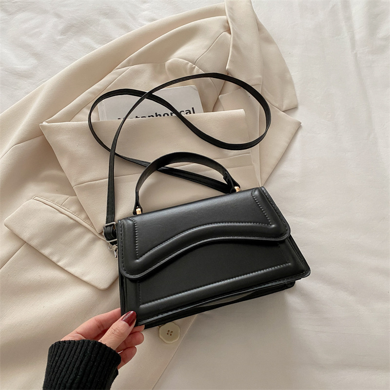 Spring 2025 New New Free Delivery Designer Bag Fashionable Luxury Bag Simple And Niche Design Small Square Casual Handbag Popular Westernstyle Diagona