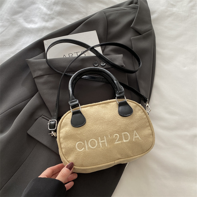 Free Delivery Designer Bag Women's Solid Color Simple Hand 2025 High End Single Shoulder Crossbody Popular This Year Women's Bowling Trend L