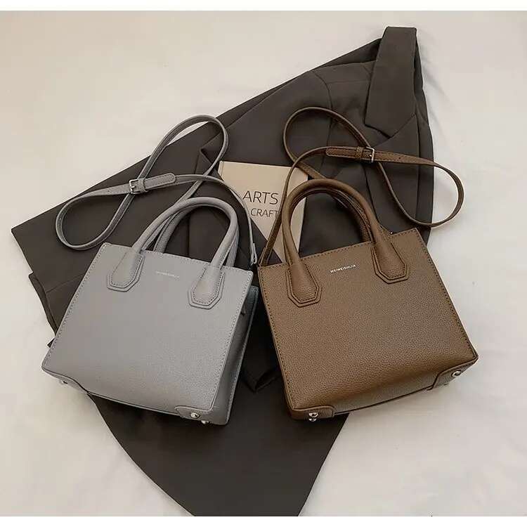 New 2025 Spring Women's Croissant Shoulder Bag PU Build, Zipper Design A Must - Have Casual Purse For Street Style, Outdoor