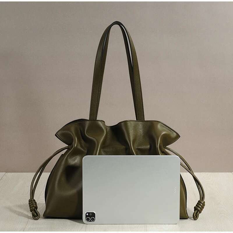New Women's Cowhide Lucky Shiny Soft Leather Brand Drawstring Pleated Brown Large Capacity Shoulder Messenger Bag