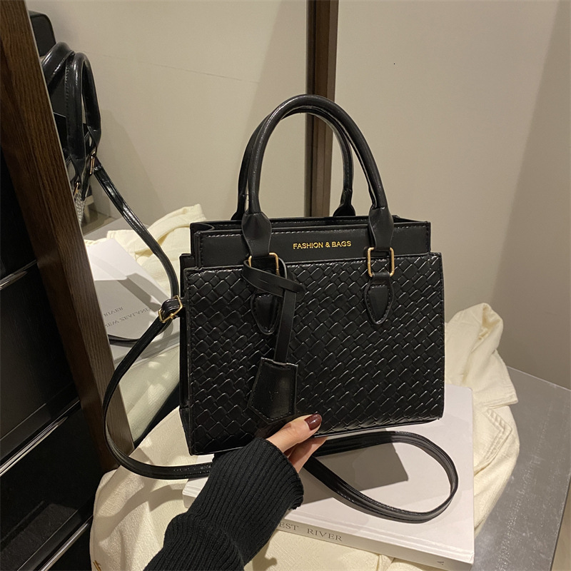 High Quality Texture Handbag For Luxury Bag Women 2025 New Korean Version Diamond Grid Bridal Spring Summer Single Shoulder Crossbody New Free Deliver