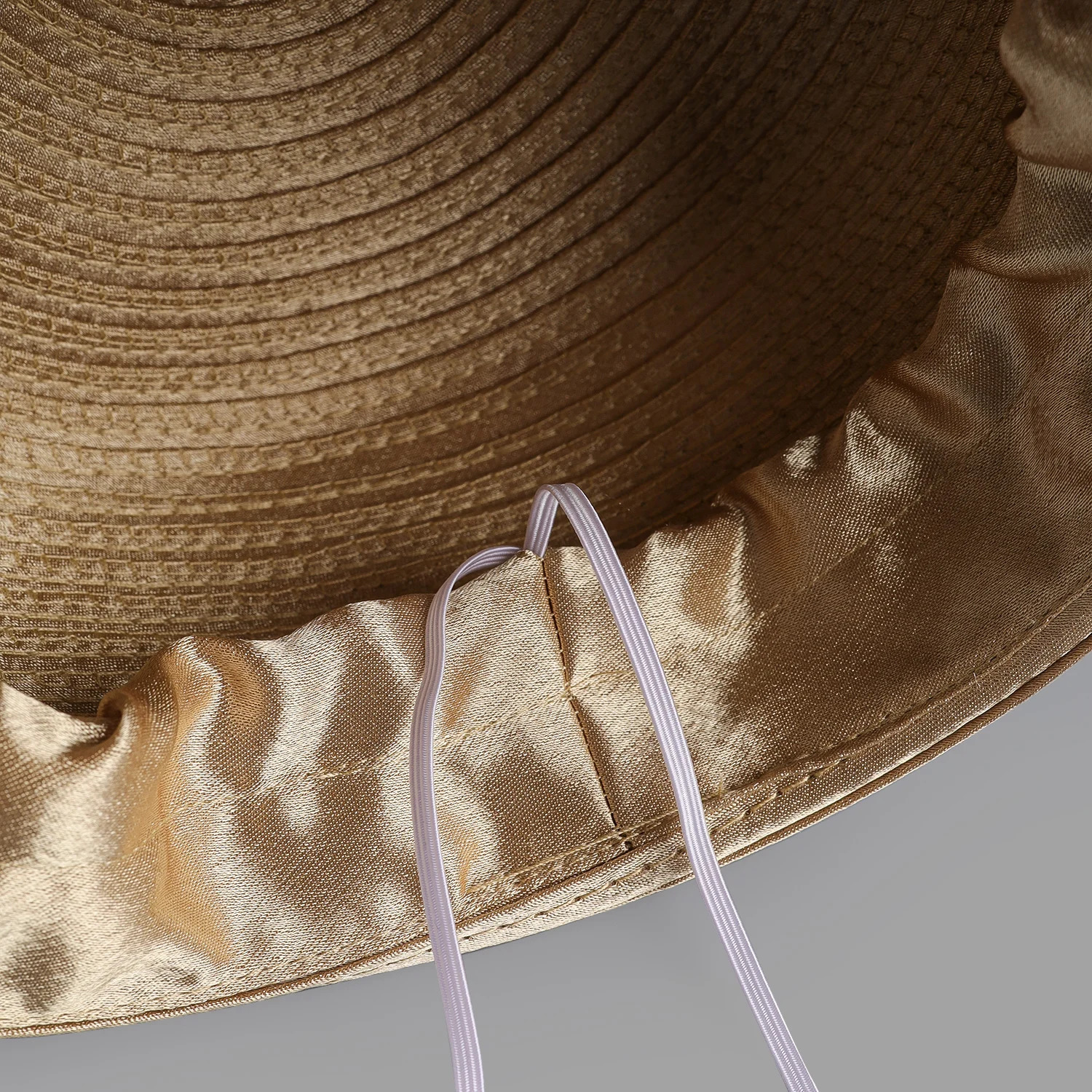 Unique Deluxe Satin Cloth Church Hat Elegant Wedding Pography Top Hat Female Banquet Fascinator Formal Hat Turban Cap Female 250514