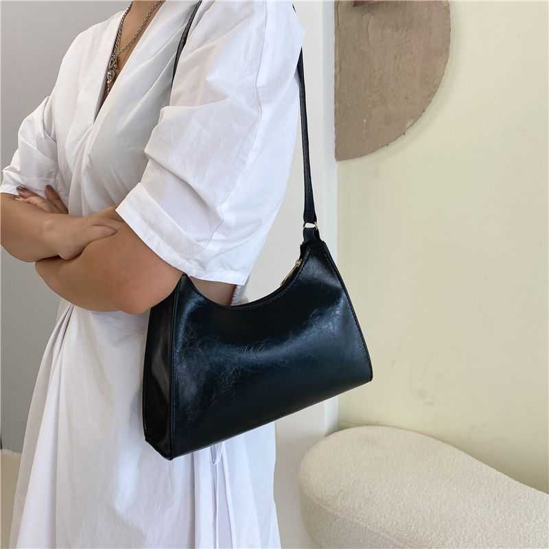 Women's Elegant Minimalist Shoulder Clutch Bag Trendy All-match Baguette Bag Classic Shoulder Bag For Work Daily Use Summer 2025 Fall Outfits Fal