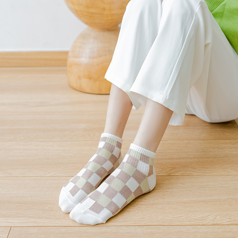 V50001 Women's Athletic Socks Retail Wholesale Thin Spring and Summer Short for Young People Aged 16-40 Striped and Checkered