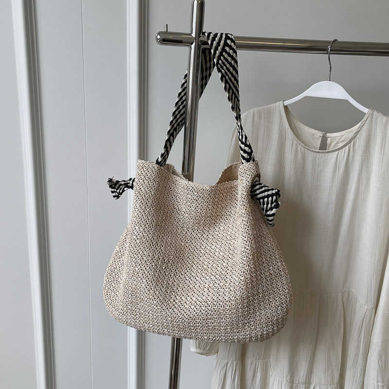 Large Capacity Versatile Crossbody Bag Womens Tote Bag New Shoulder Bag Grass Woven Bag Womens Beach Vacation Woven Bag