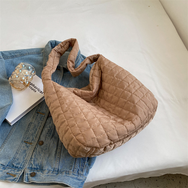 Space Down New Free Delivery Designer Bag Bag With Pleats And Large Capacity New Winter Cotton Clothing Luxury Bag Material Student Crossbody Bag One 