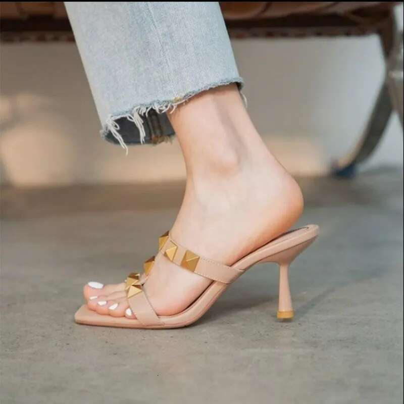 2024Indoor On Word Open Toe Off White Rivet Slides Outside Shoes For Women Sandals Slippers Job With Free Shipping