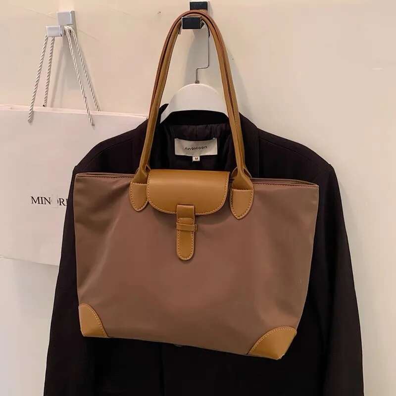 High capacity women's fashionable and casual nylon handbag, mommy shopping commuting bag, one shoulder tote bag