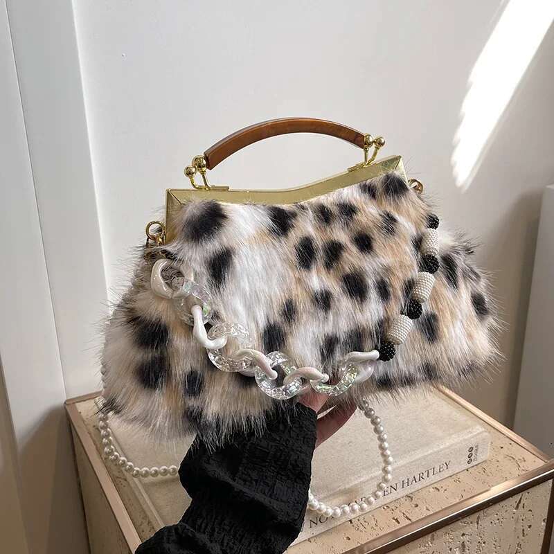 2024 Winter Furry Evening Clutch Designer Shell Handbag For Women Leopard Faux Fur Wedding Purse Plush Crossbody Bag