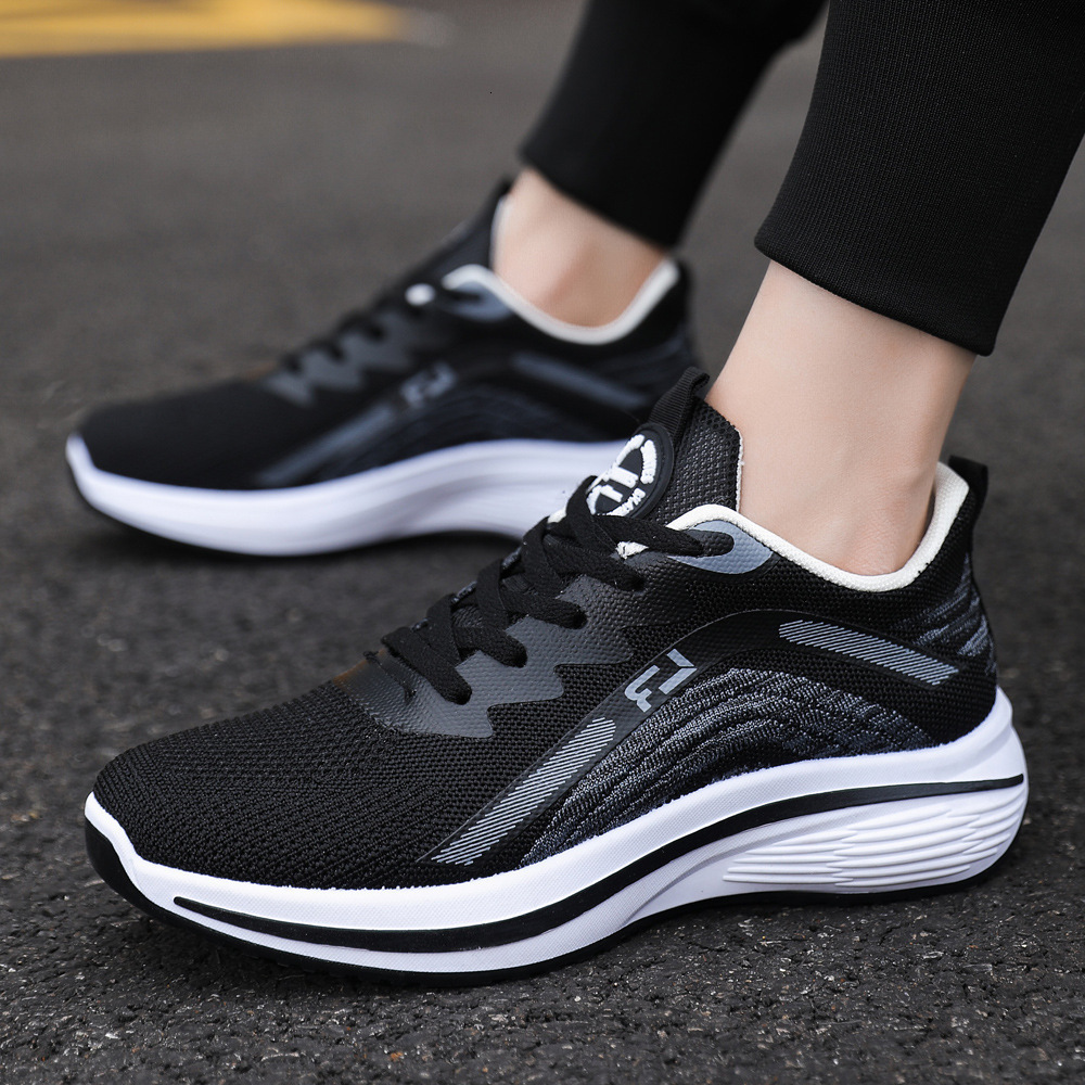 Men's sports 2025 spring new men's casual low heel trendy Korean version dad shoes