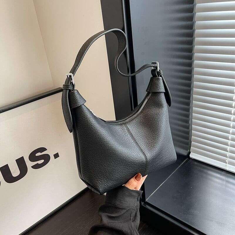 Autumn/Winter Small for Women 2025 Autumn New Style Popular Versatile Crossbody Fashion Single Shoulder Minimally Underarm Bag