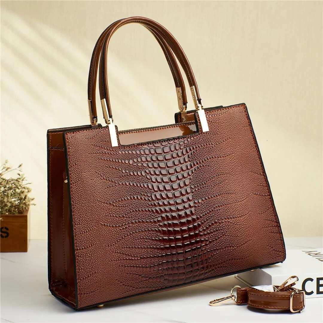 Simple Trend Handbag New Fashion Bright Leather Women's Large Capacity Shoulder Bag