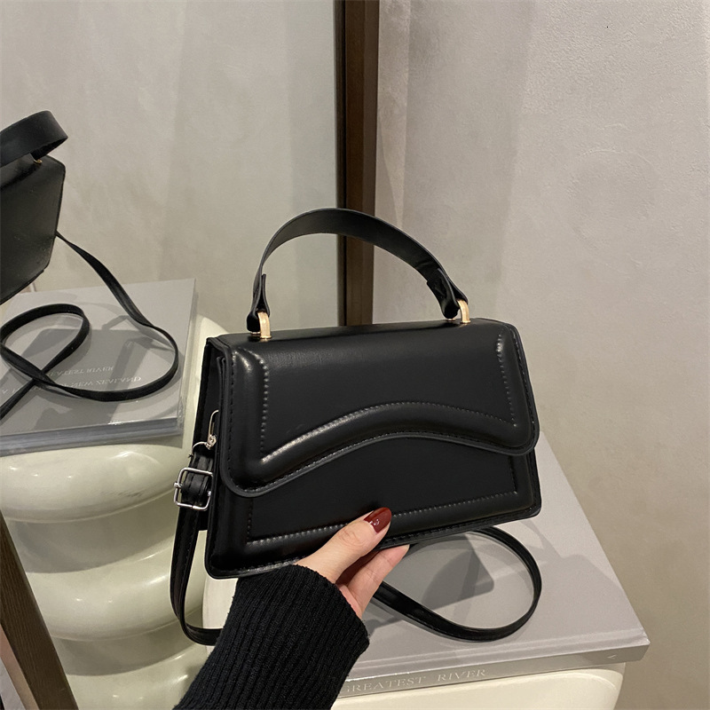 Spring 2025 New New Free Delivery Designer Bag Fashionable Luxury Bag Simple And Niche Design Small Square Casual Handbag Popular Westernstyle Diagona