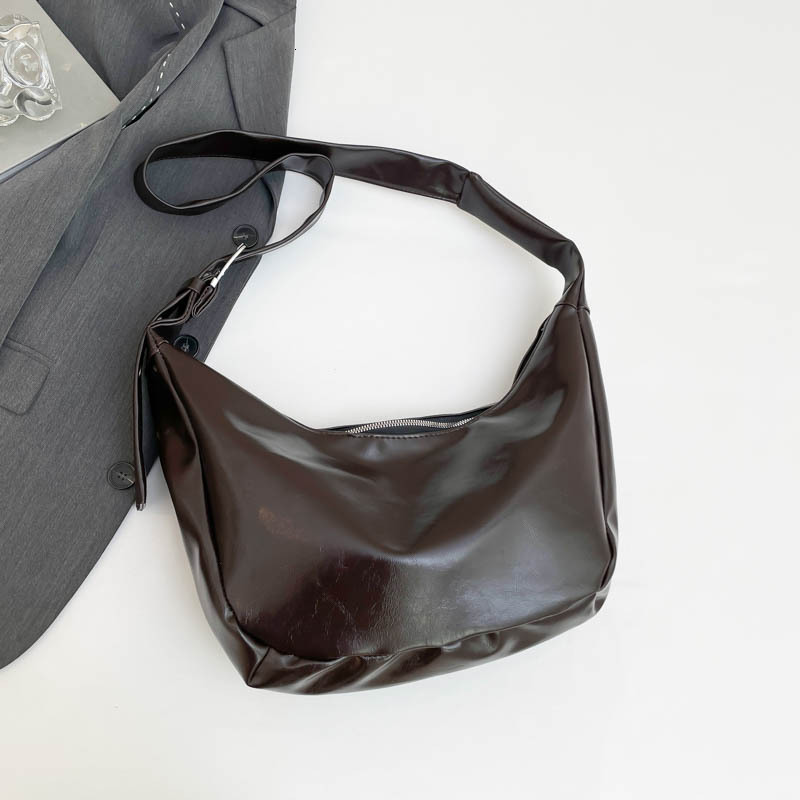 Free Delivery Designer Bag 2025 New Internet Celebrity High End Single Shoulder Crossbody Popular This Year Winter Soft Leather Dumpling Commuting For