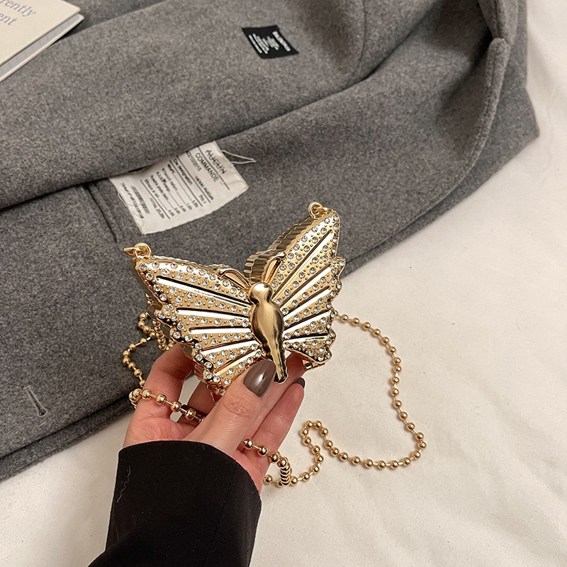 Free Delivery Designer Bag Fashion Niche Butterfly Socialite Dinner For Women 2025 New Simple Diamond Chain Shoulder Mini Mouth Red Envelope Luxury Ba