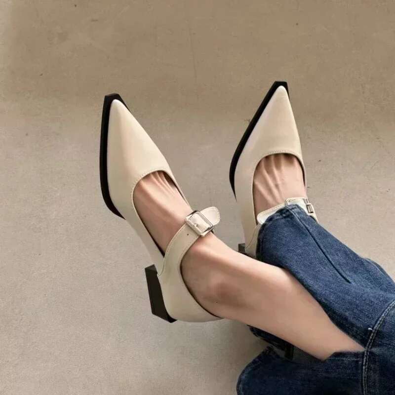 2025 Sandalias planas Ballet para mujer, zapatos plataforma con rehes puntiagudos, de tendencia