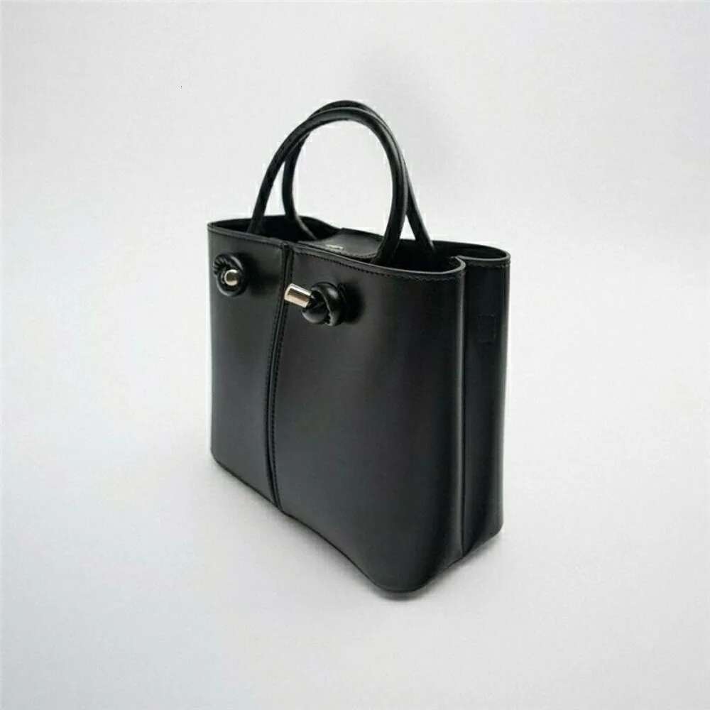 New Handheld Fashionable Simple Temperament Commuter Solid Color Mini City Leisure Handbag High Texture Large Capacity Bag