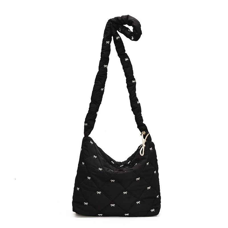 Free Delivery Designer Bag College Student Commuting Tote New 2025 Winter Women Ins Pleated Shoulder Crossbody For Women Luxury Bag