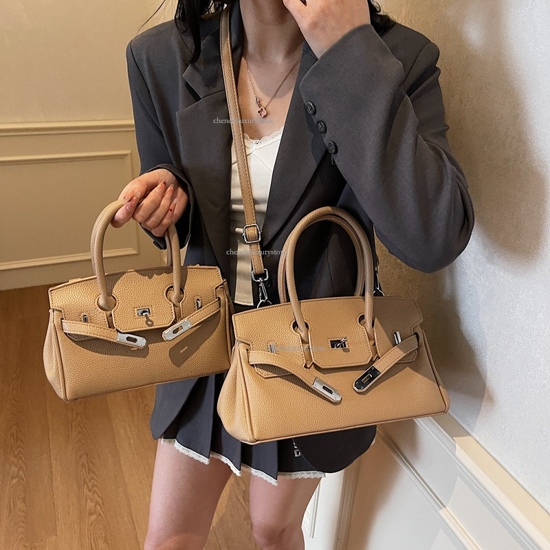 2025 Free Shipping Women's Shoulder Bag Metal Buckle Designer Handbag Multi Functional Kelly Bag Premium Large Capacity Commuter Crossbody Bag