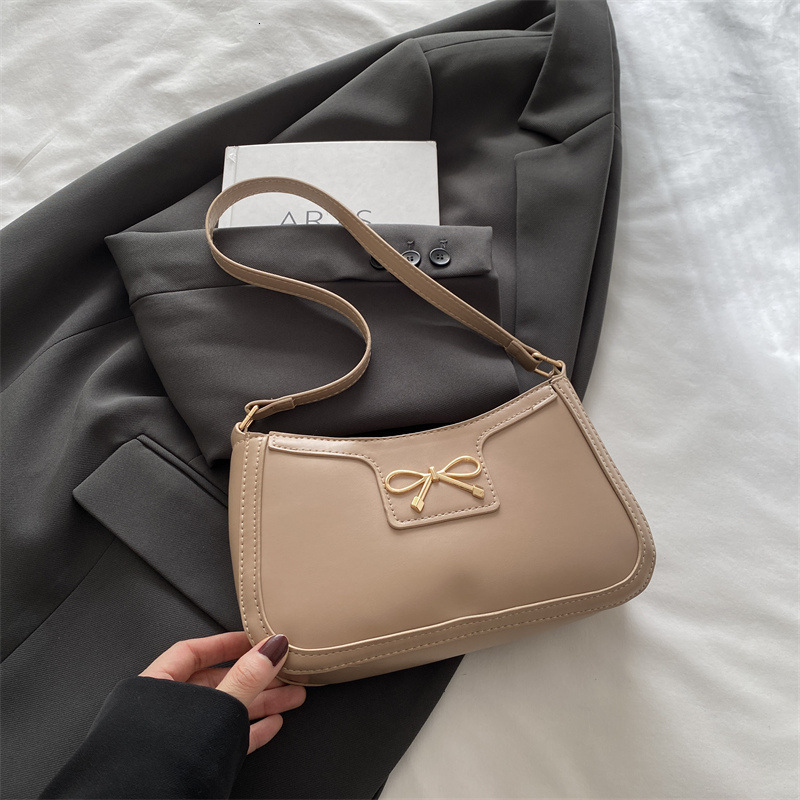 Free Delivery Designer Bag Fashion And Underarm 2025 Korean Edition Personalized Trendy Single Shoulder Texture Western Commuting Crescent Bag For Wom